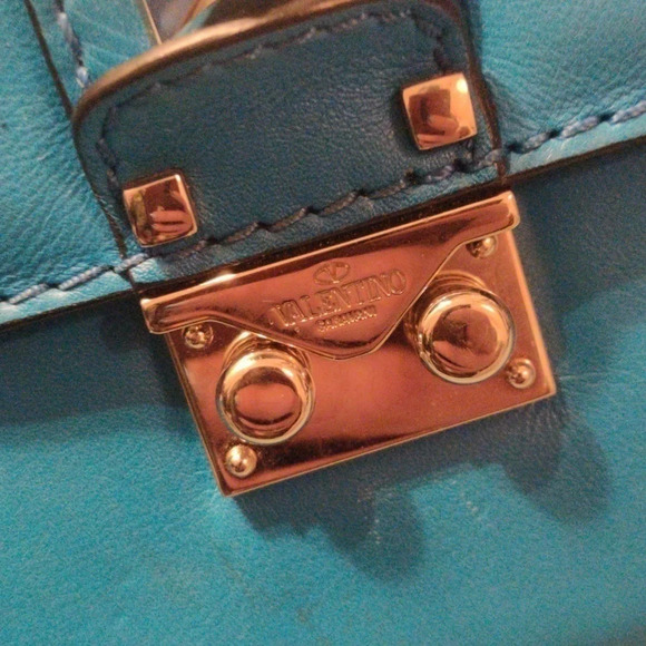 Valentino Rock Stud Aqua Leather Shoulder Bag ✨️host pick✨️ Size M - Picture 2 of 11